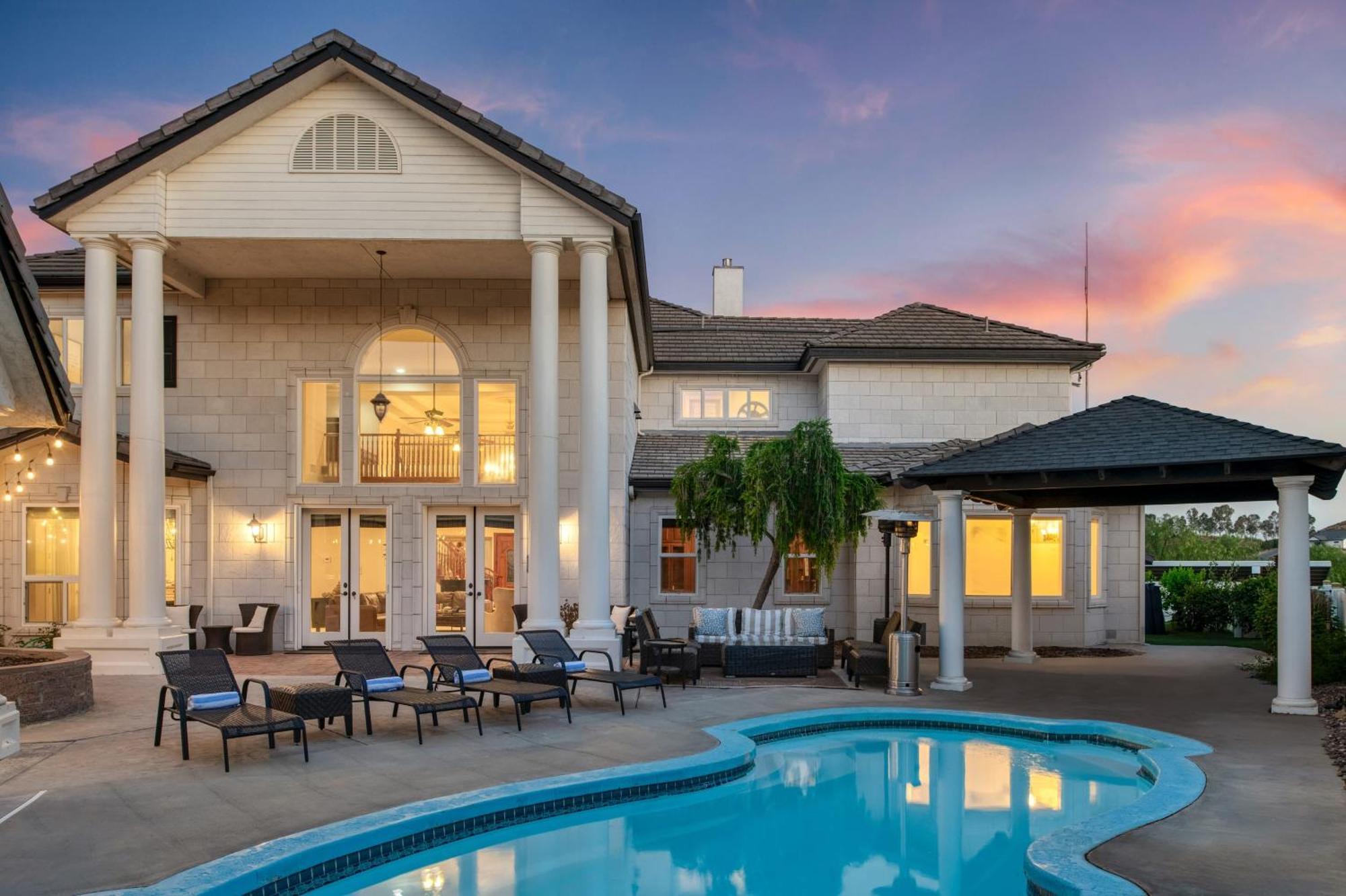 Grand Contento By Avantstay Extraordinary Estate W Pool Hot Tub Movie Room Темекула Екстер'єр фото